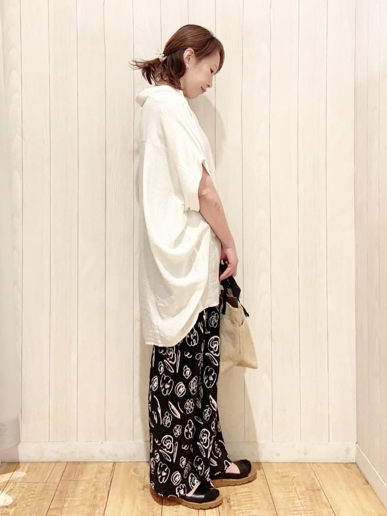 あいこさんの「SHOO･LA･RUE｜【ひんやり】すっきりきれいに体型カバー コクーンシルエットワンピース」を使ったコーディネート