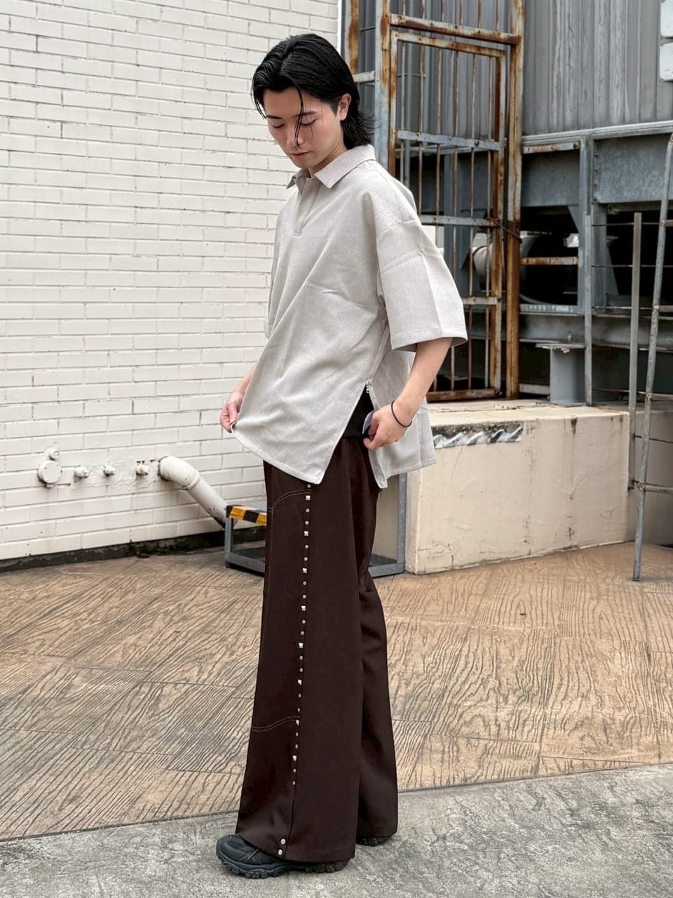 yumaさんの「tk.TAKEO KIKUCHI｜【FANCYシリーズ】スタッズクレセントショルダーバッグ」を使ったコーディネート