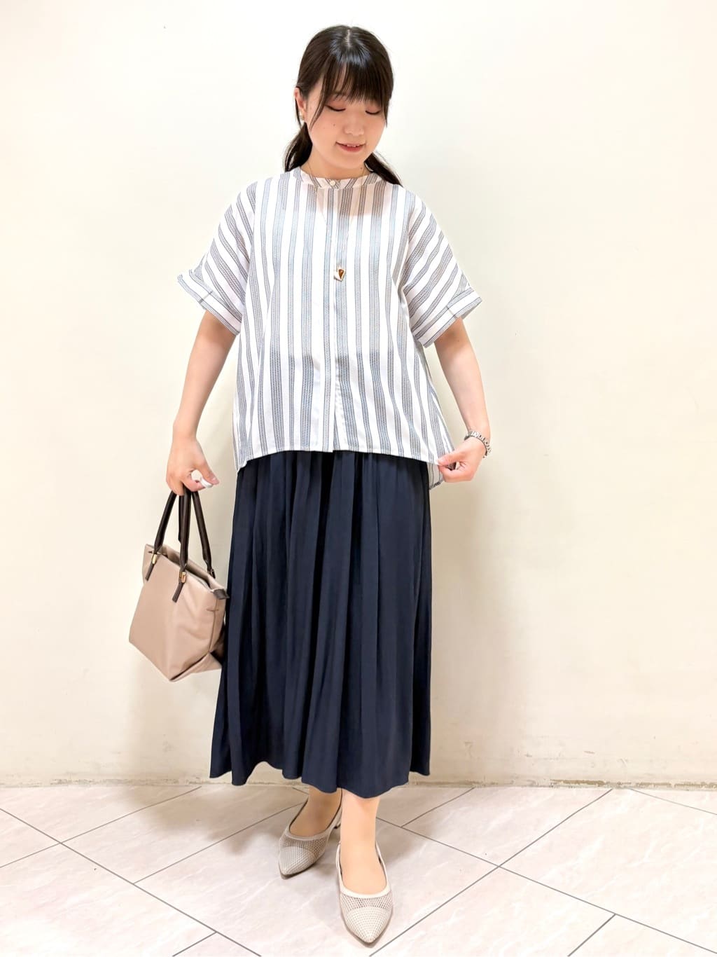 mikiさんの「Reflect｜【洗える】ドビーストライプブラウス」を使ったコーディネート
