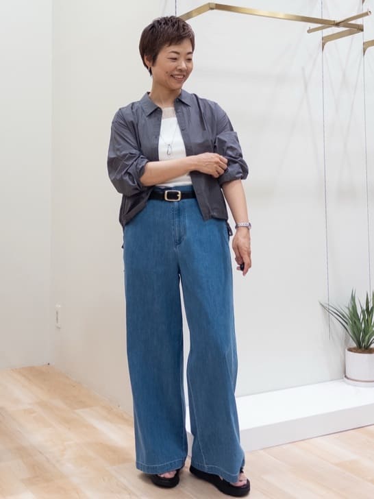 シュウコさんの「grove｜メタルバックル中太ベルト」を使ったコーディネート
