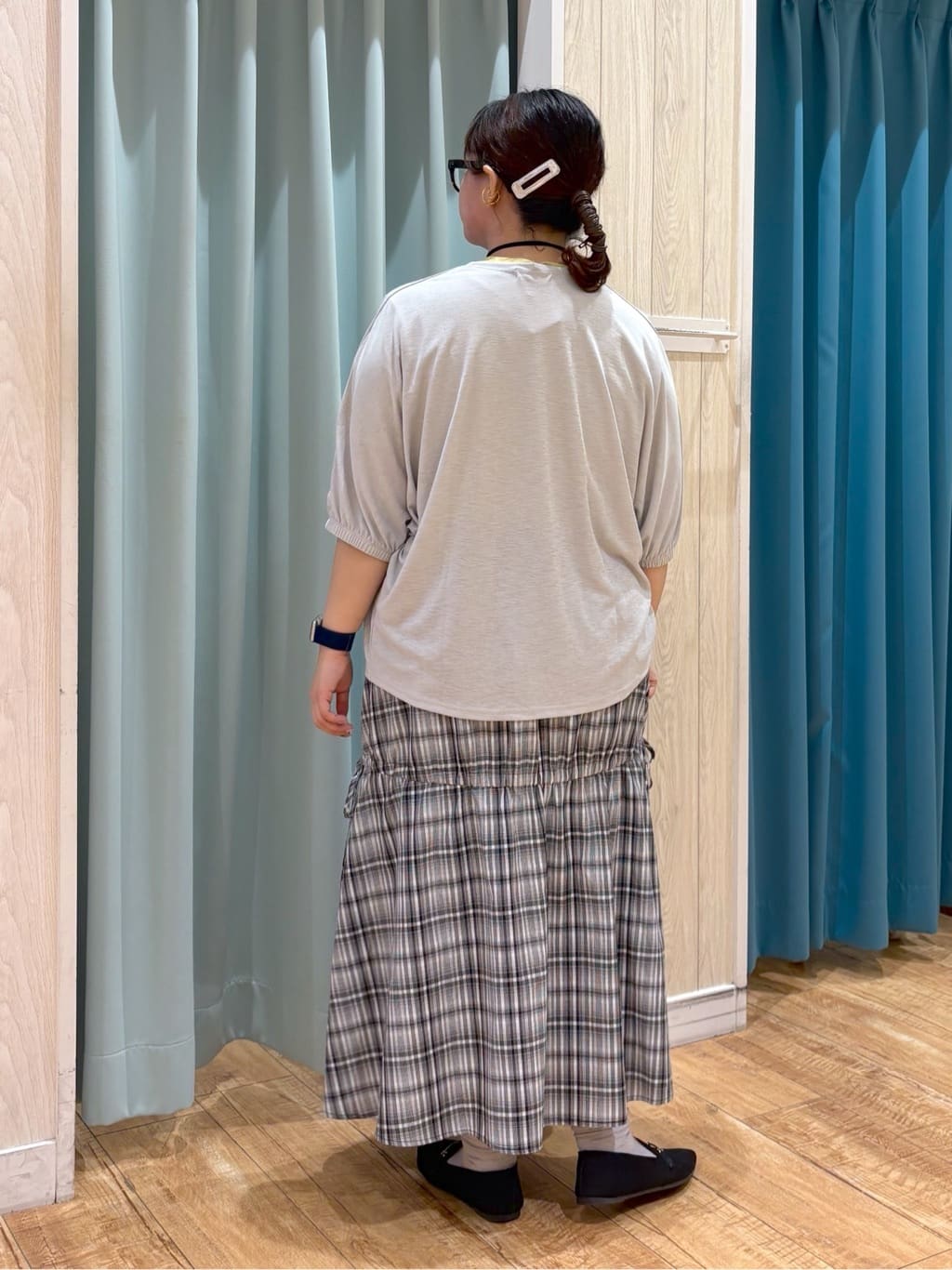 砂糖さんの「SHOO･LA･RUE｜【UV/さらさらタッチ】女性らしさ漂う 5分袖ボレロカーディガン」を使ったコーディネート