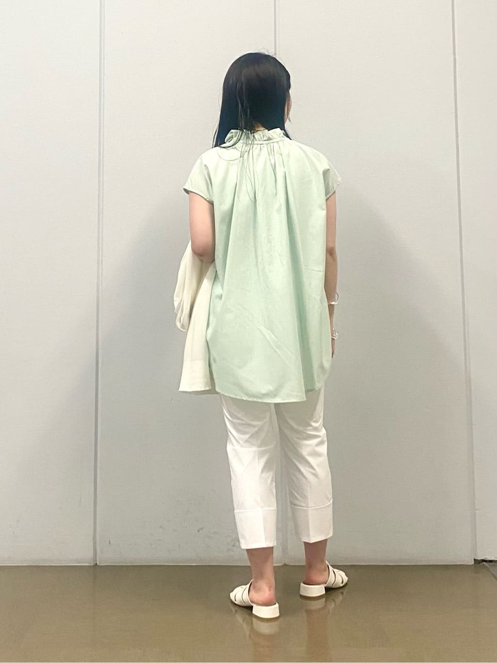 misakiさんの「INDIVI｜【洗える／前後2WAY】インナータンクトップ」を使ったコーディネート