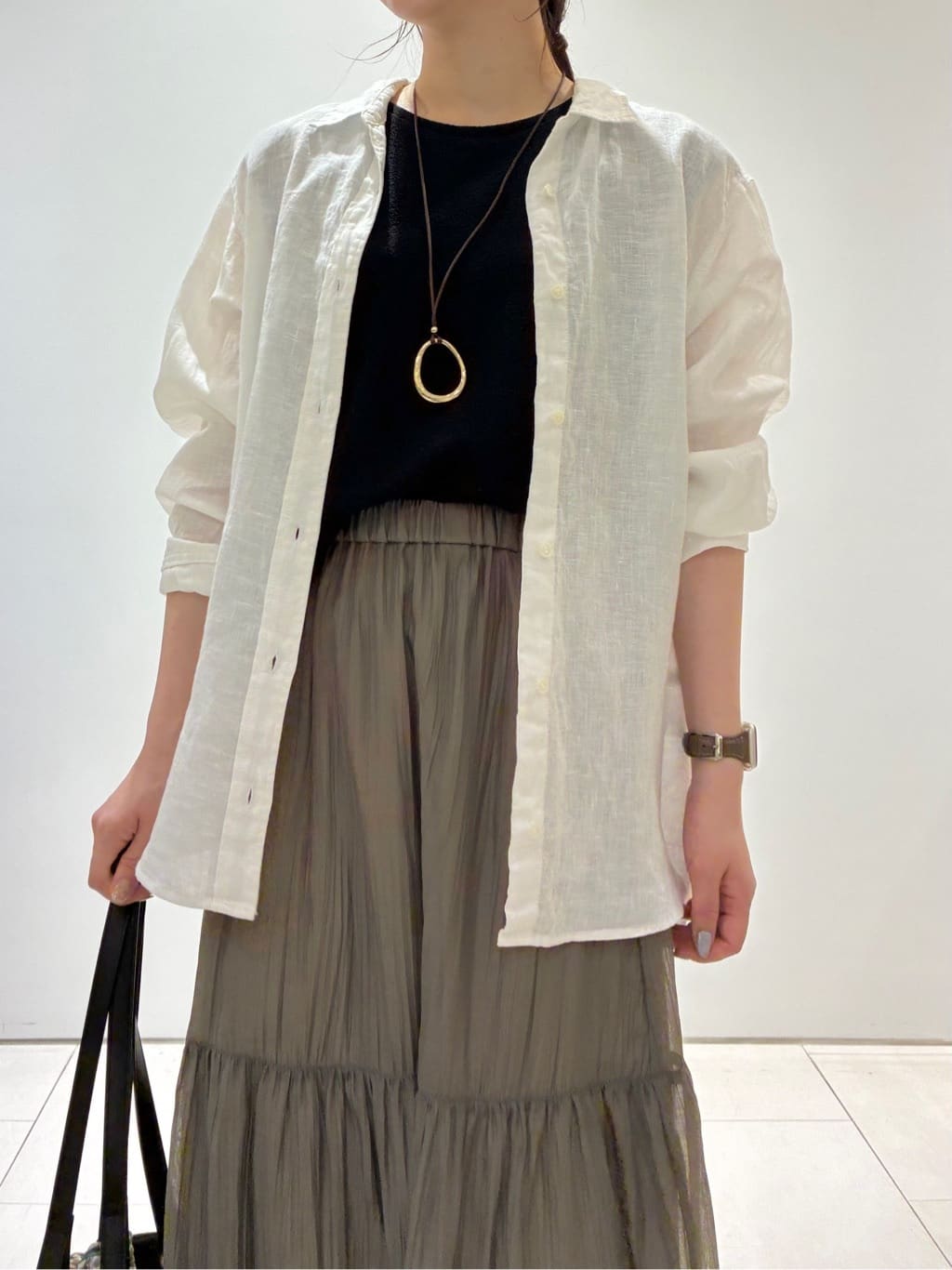 KAOさんの「INDIVI｜【2点セット／着回し◎】ノースリーブ＆ティアードスカート カセット服」を使ったコーディネート