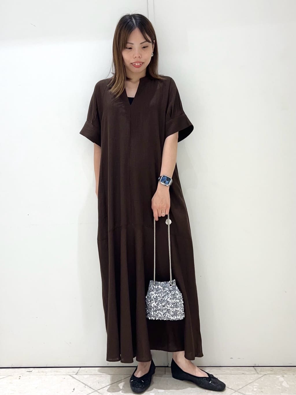 yuiさんの「OPAQUE.CLIP｜レーヨン麻キーネックワンピース【洗える】」を使ったコーディネート