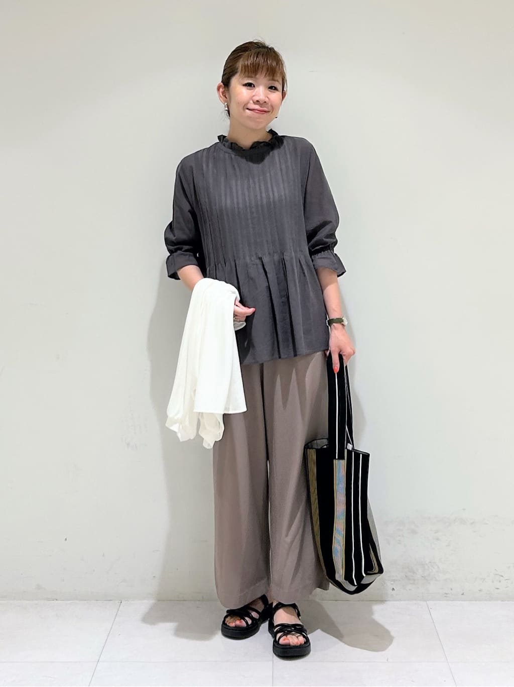 tsuyuさんの「INDIVI｜【洗える/コットン】ピンタックシアーブラウス」を使ったコーディネート