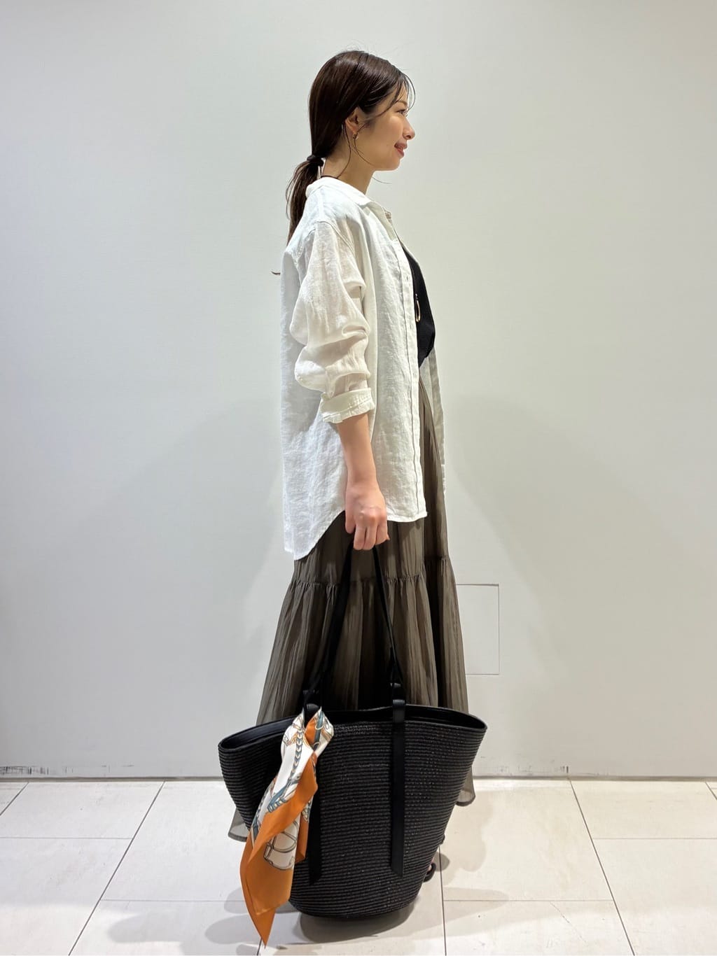 KAOさんの「INDIVI｜【2点セット／着回し◎】ノースリーブ＆ティアードスカート カセット服」を使ったコーディネート