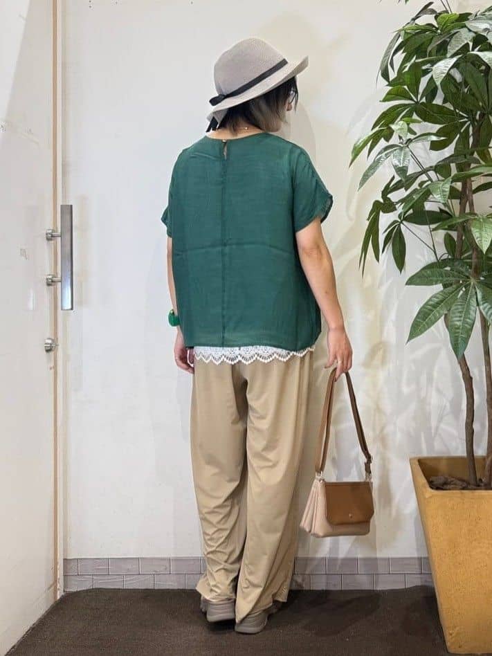 misakiさんの「SHOO･LA･RUE｜【S-LL/ひんやり/UV】リラクシーな穿き心地 エアリーワイドパンツ」を使ったコーディネート