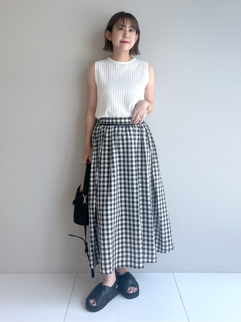 Hirokaさんの「Dessin｜【UVカット/洗える】2WAY五分袖カーディガン」を使ったコーディネート