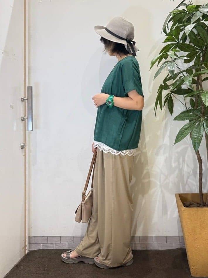 misakiさんの「SHOO･LA･RUE｜【S-LL/ひんやり/UV】リラクシーな穿き心地 エアリーワイドパンツ」を使ったコーディネート