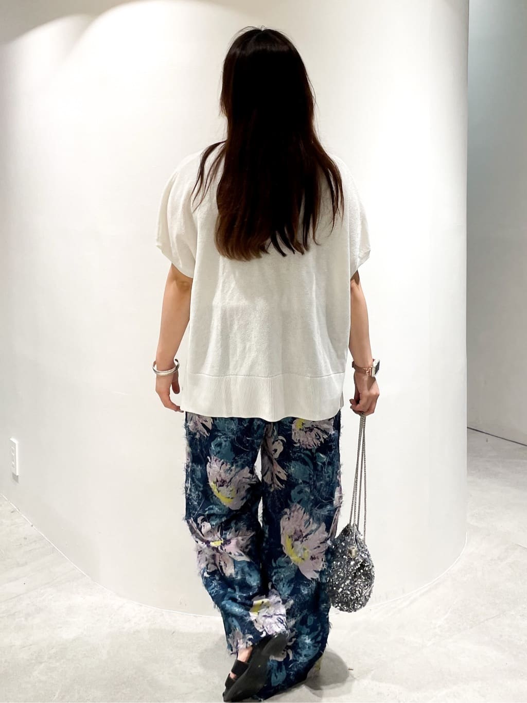 かりんさんの「OPAQUE.CLIP｜《5色展開／S-LLサイズ》リラクシーメッシュニット【洗濯機洗い可】」を使ったコーディネート