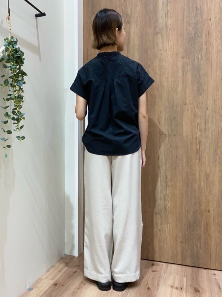 まなしぃさんの「grove｜涼やかさと上品さを兼ね備えた　レースシャツブラウス」を使ったコーディネート