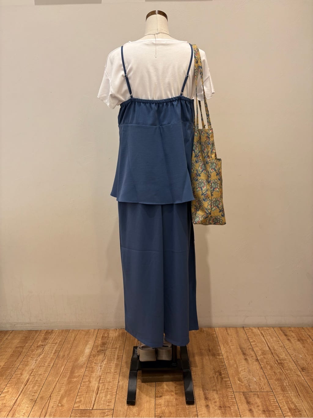 まるよOTさんの「SHOO･LA･RUE｜【汗ジミ防止/ひんやり/UV】フリルスリーブTシャツ」を使ったコーディネート