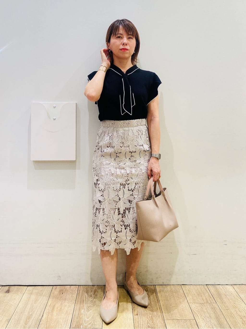 YUKOさんの「index｜フレアスリーブボウタイニット【洗濯機洗い可／接触冷感／抗ピル】」を使ったコーディネート