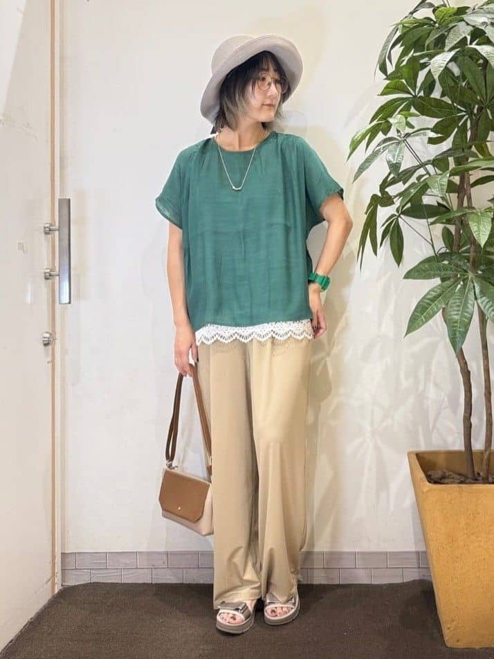 misakiさんの「SHOO･LA･RUE｜【S-LL/ひんやり/UV】リラクシーな穿き心地 エアリーワイドパンツ」を使ったコーディネート