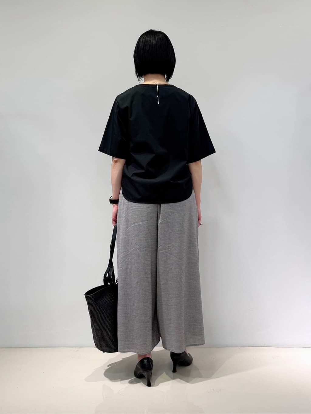 Uさんの「INDIVI｜【洗える／清涼感◎】ワイドフレアパンツ／スカーチョ」を使ったコーディネート