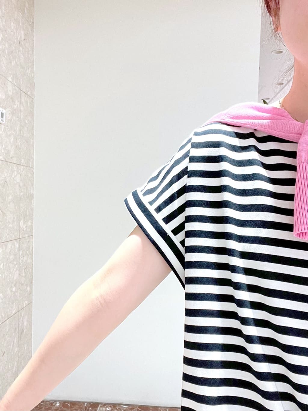 Makinoさんの「Dessin｜【二の腕カバー／UVカット】ロールアップスリーブ裾ギャザーカットソー」を使ったコーディネート