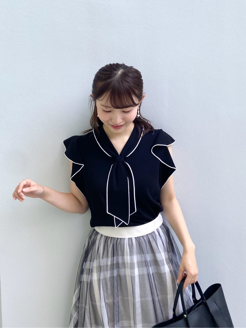 みさかさんの「index｜フレアスリーブボウタイニット【洗濯機洗い可／接触冷感／抗ピル】」を使ったコーディネート