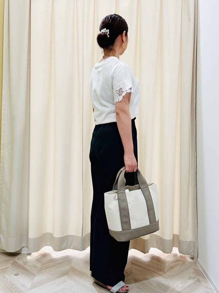 ちはるさんの「SHOO･LA･RUE｜【S-LL/ひんやり/UV/】大人上品な お袖レースニット」を使ったコーディネート