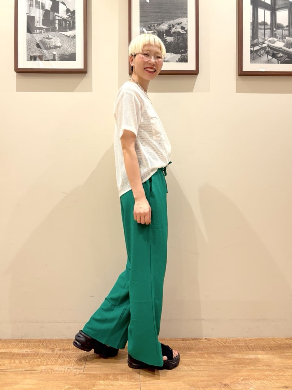 Ayumiさんの「SHOO･LA･RUE｜【S-LL】メッシュ素材で大人ヘルシー ポケット付きデザイントップス」を使ったコーディネート
