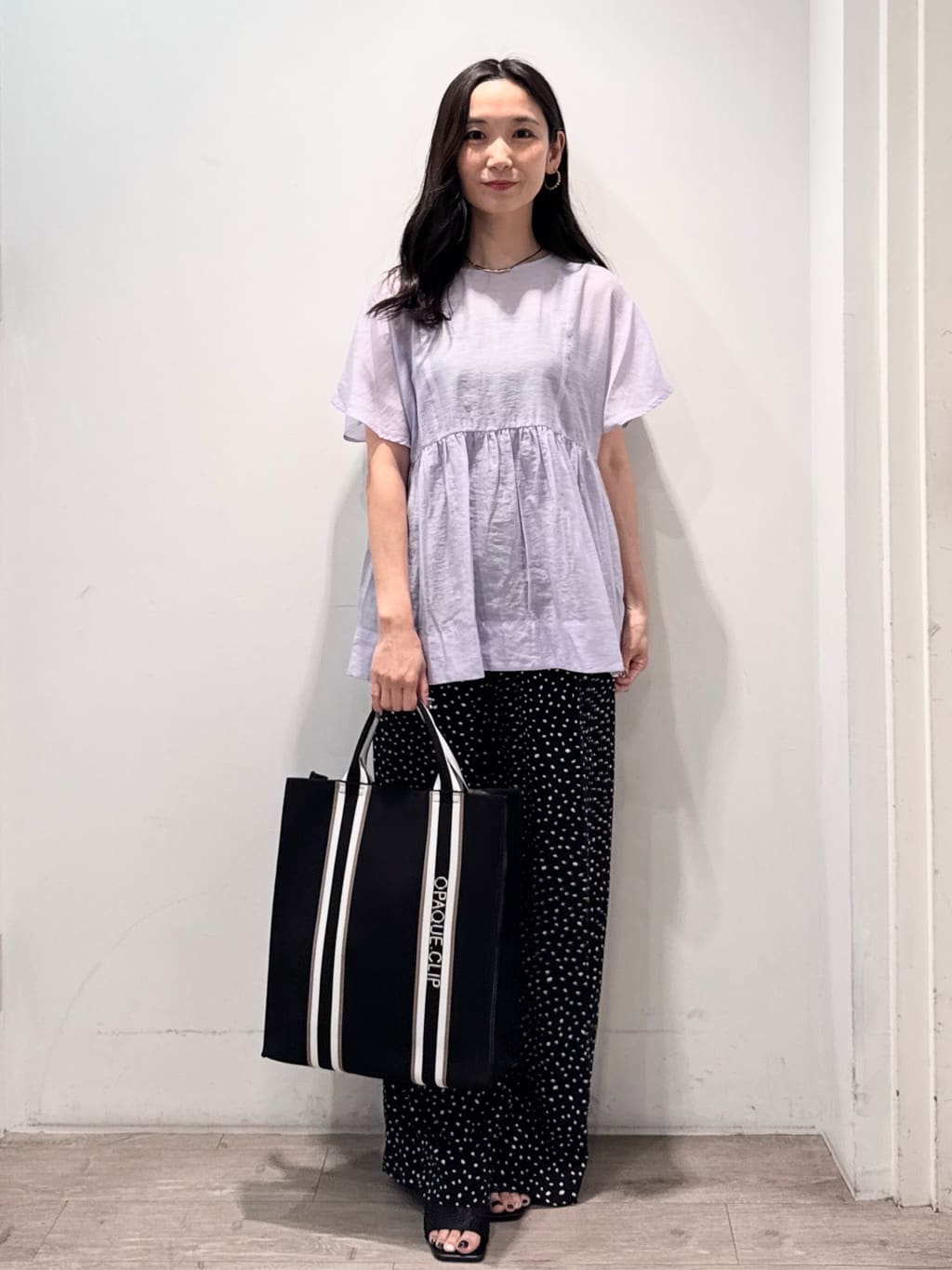 yuicciさんの「OPAQUE.CLIP｜麻混シアーペプラムブラウス【洗濯機洗い可】」を使ったコーディネート
