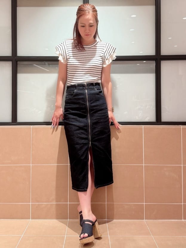 すみれさんの「ESPERANZA｜ミニバックルコルクヒールミュール」を使ったコーディネート