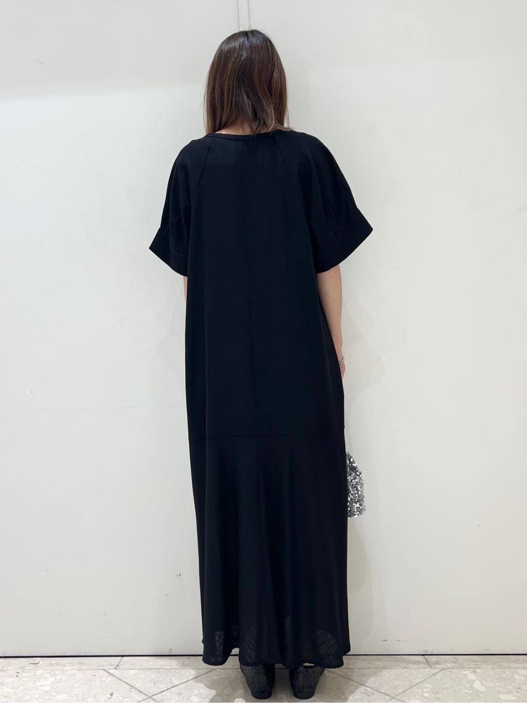 yuiさんの「OPAQUE.CLIP｜レーヨン麻キーネックワンピース【洗える】」を使ったコーディネート