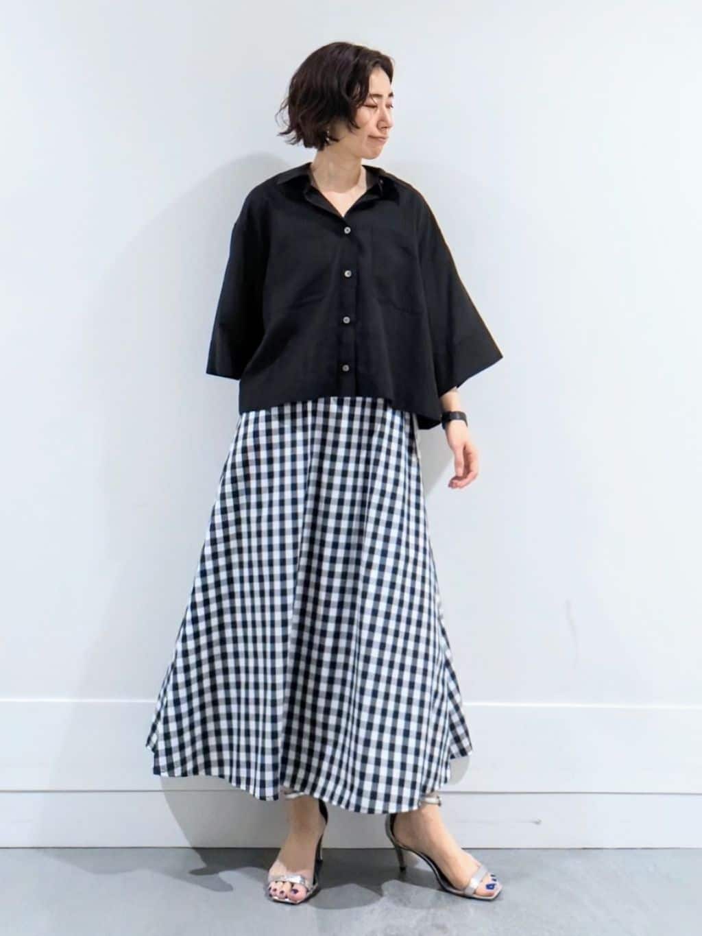 ミズタさんの「UNTITLED｜【前開き/洗える】ショート丈シアーシャツ」を使ったコーディネート
