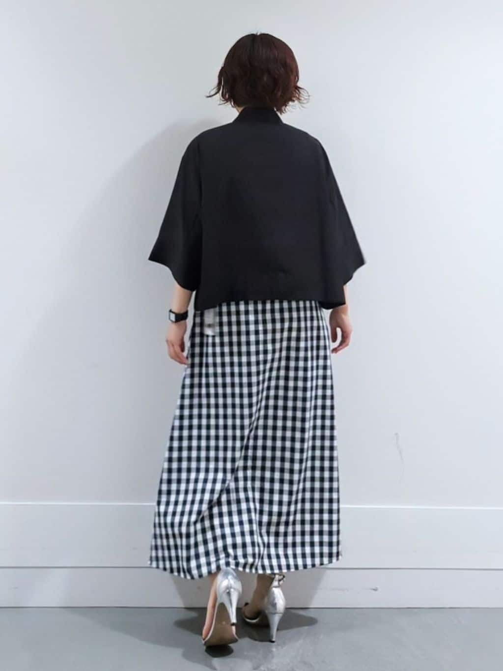 ミズタさんの「UNTITLED｜【前開き/洗える】ショート丈シアーシャツ」を使ったコーディネート
