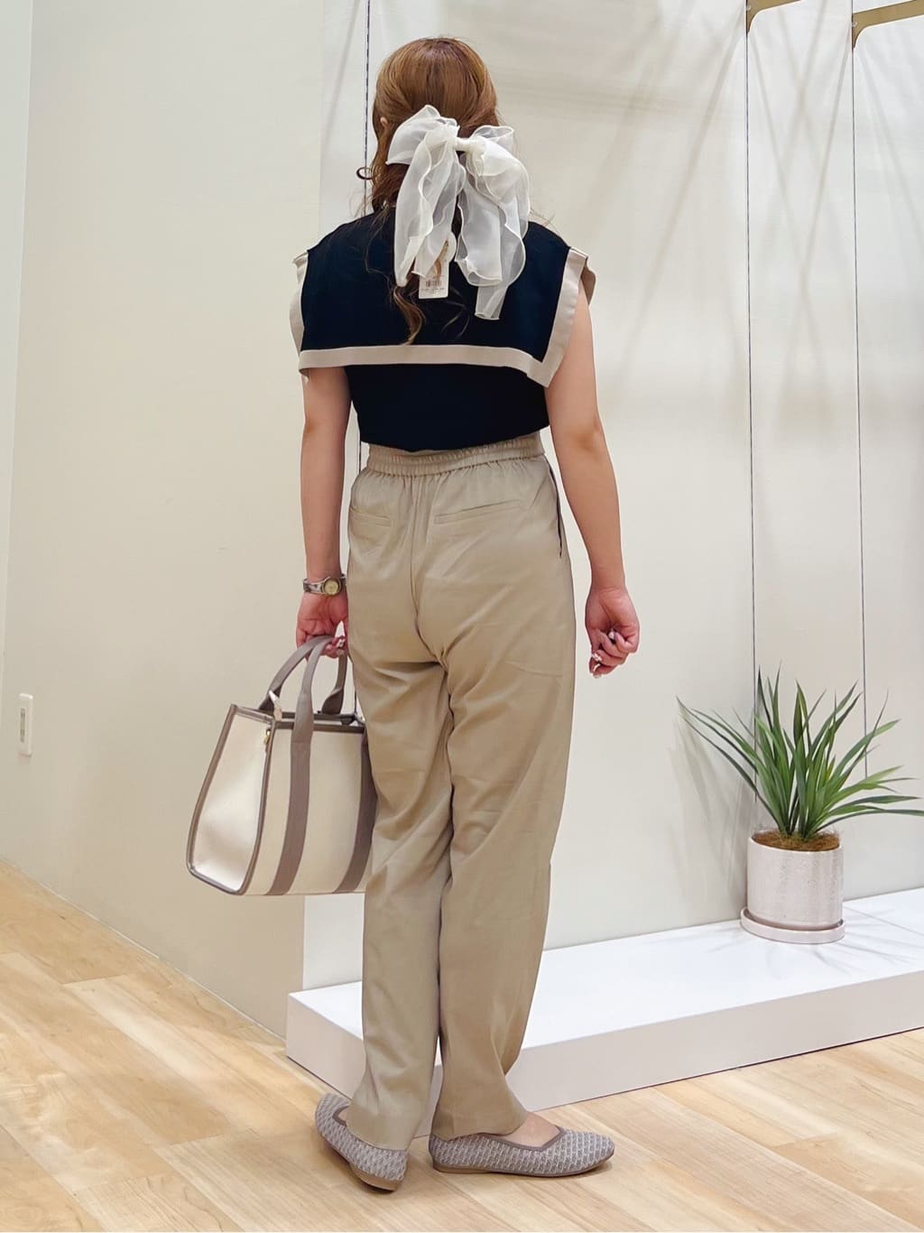 みことさんの「grove｜【ひんやり/UVカット】大人の可愛さ　セーラーカラーニット」を使ったコーディネート