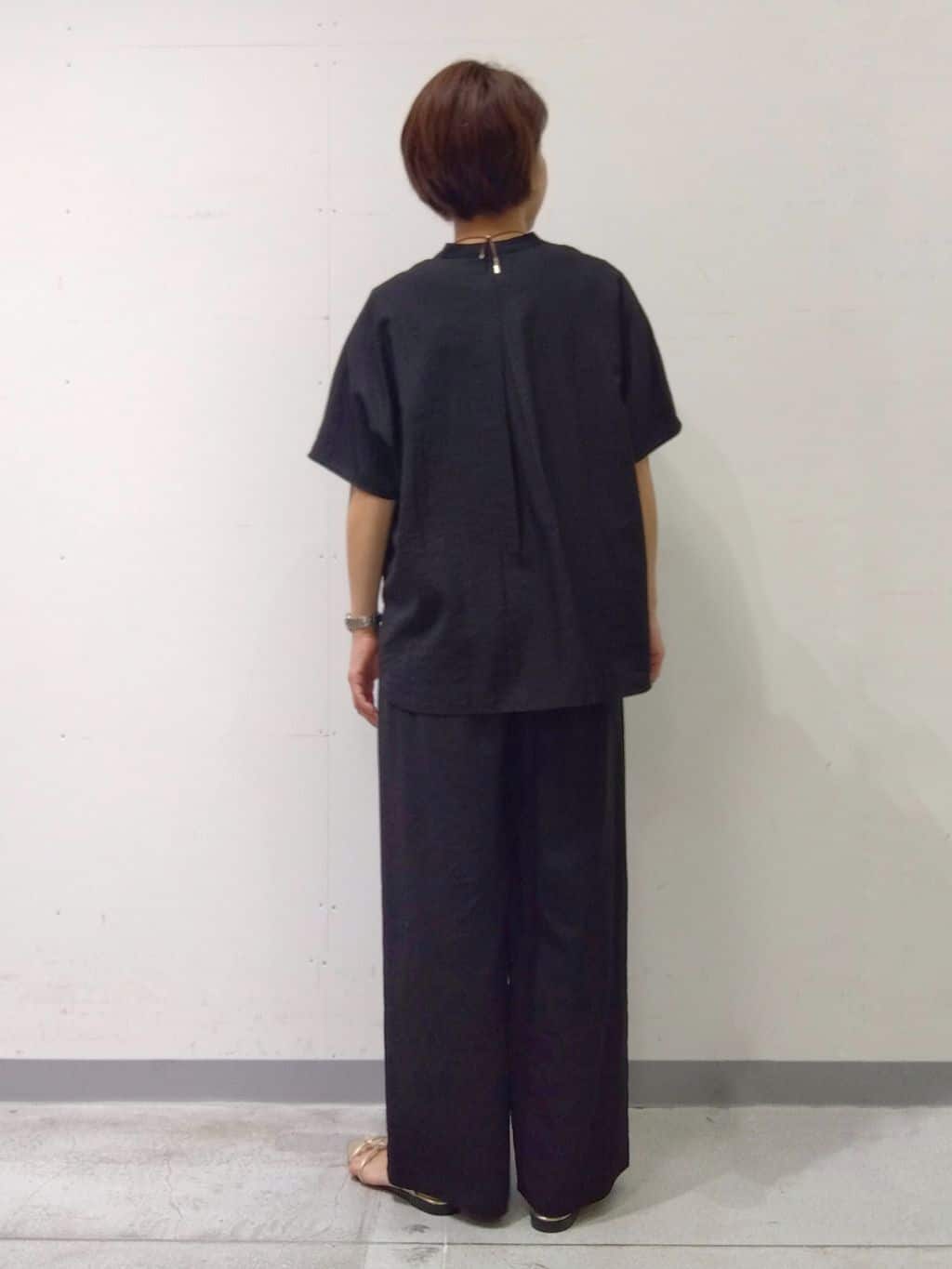 Kさんの「INDIVI｜【洗える／UVケア／SETUP可能】ドロストワイドパンツ」を使ったコーディネート