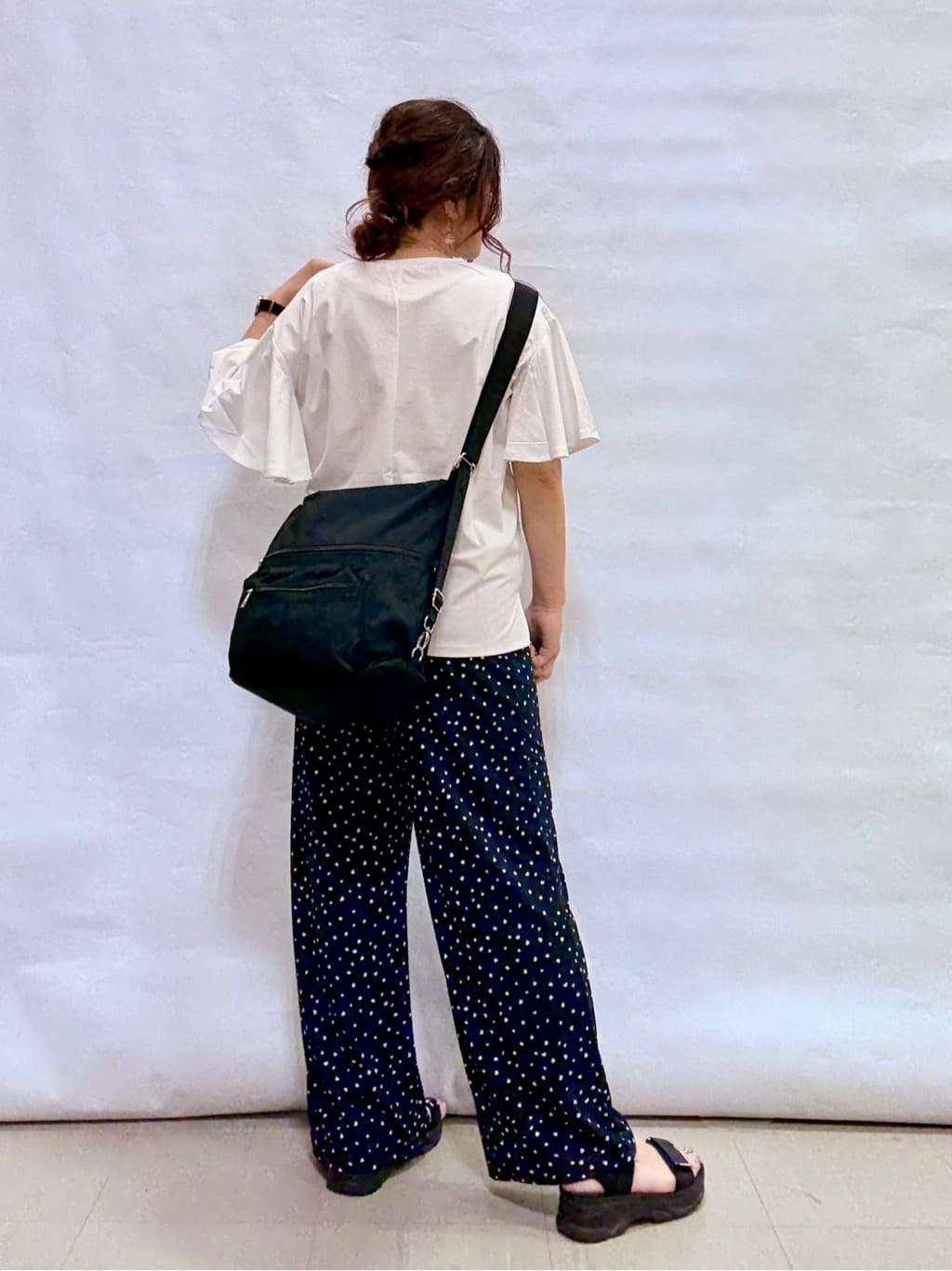 fuuさんの「SHOO･LA･RUE｜【ひんやり/選べる2柄】大人のリラックスコーデに プリント柄パンツ」を使ったコーディネート