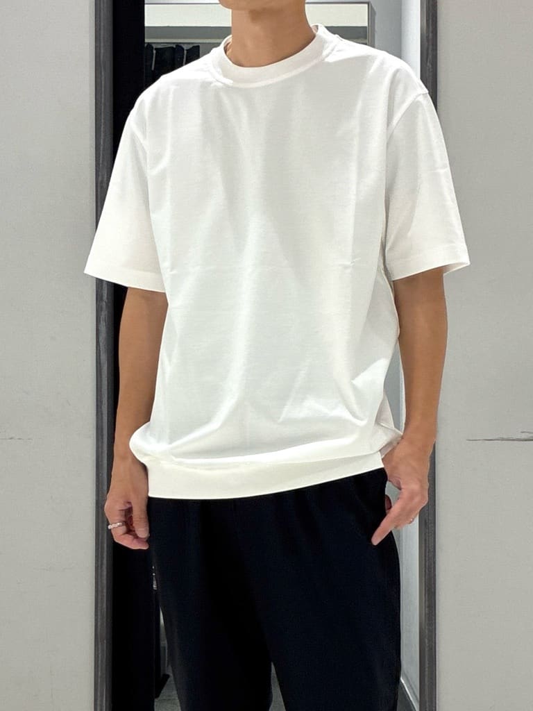 わいずみさんの「TAKEO KIKUCHI｜【抗菌防臭／5サイズ展開】ハイゲージポンチ Tシャツ」を使ったコーディネート