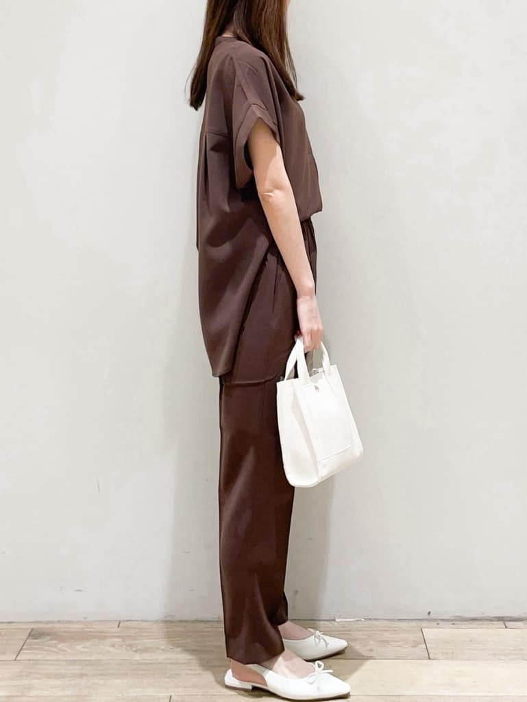 はしさんの「index｜《7色展開／SS-LLサイズ》ストレッチスキッパーブラウス／セットアップ対応【洗濯機洗い可／防シワ】」を使ったコーディネート