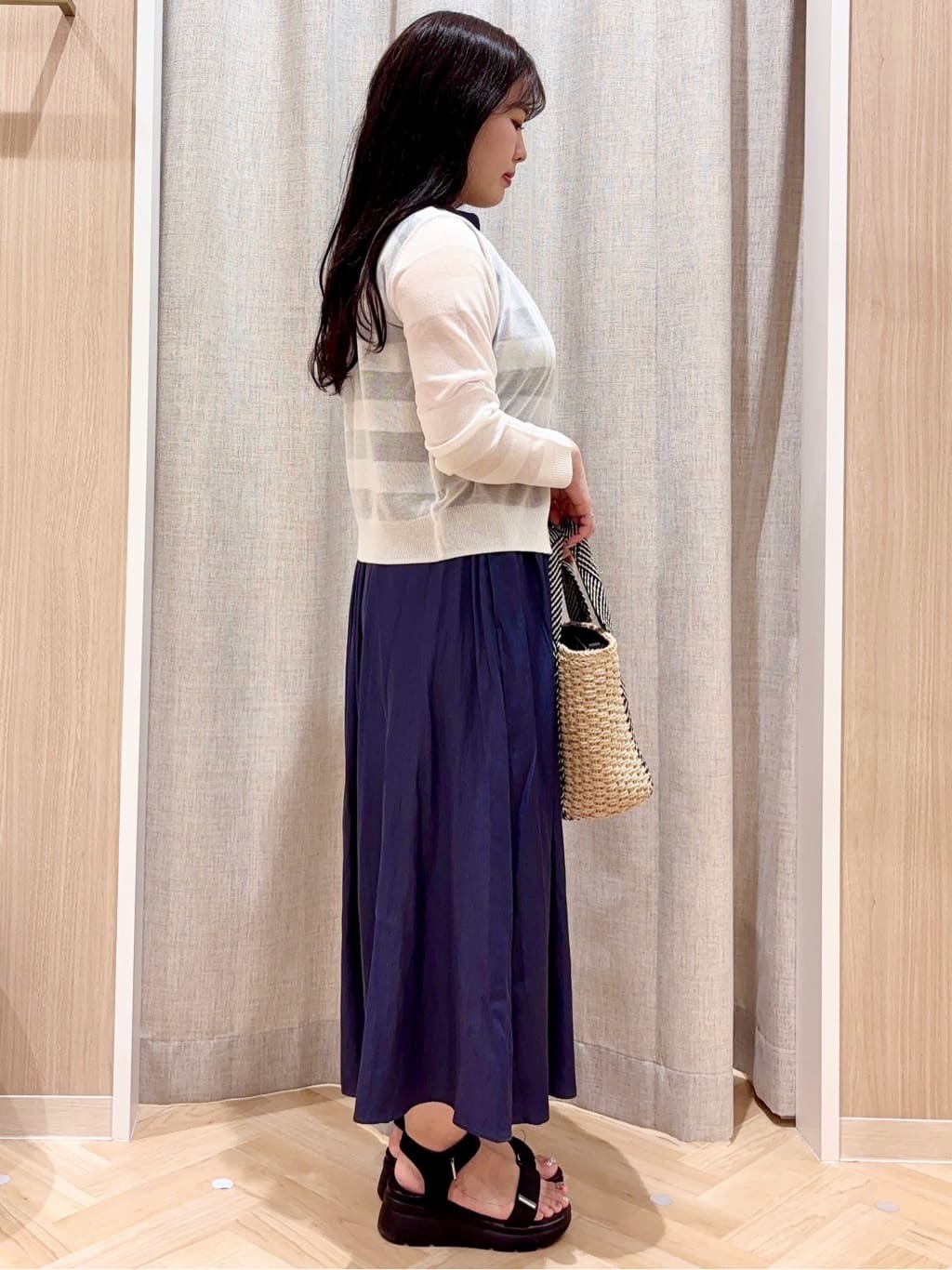 minamiさんの「grove｜シアーボーダーカーディガン」を使ったコーディネート