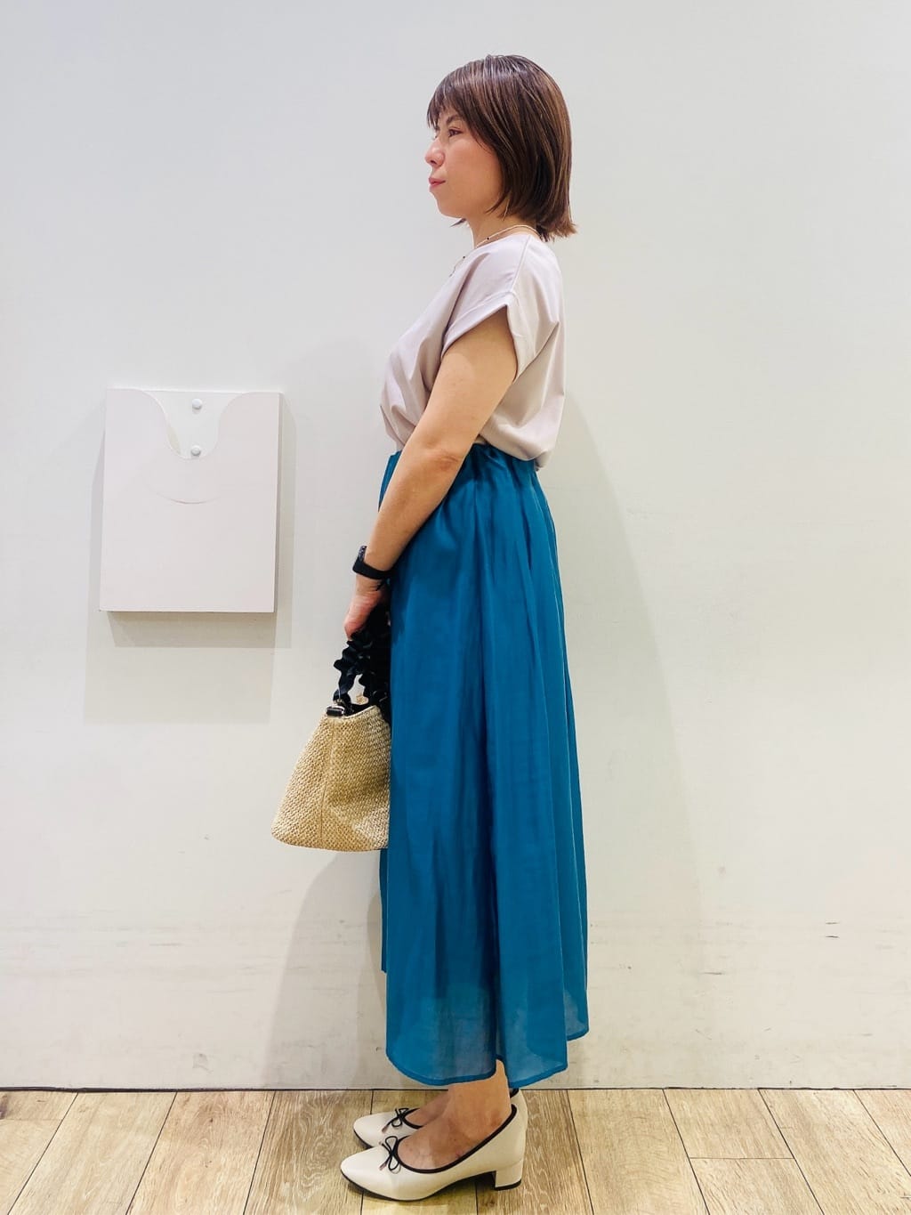 YUKOさんの「index｜シアーギャザーフレアスカート【洗濯機洗い可】」を使ったコーディネート