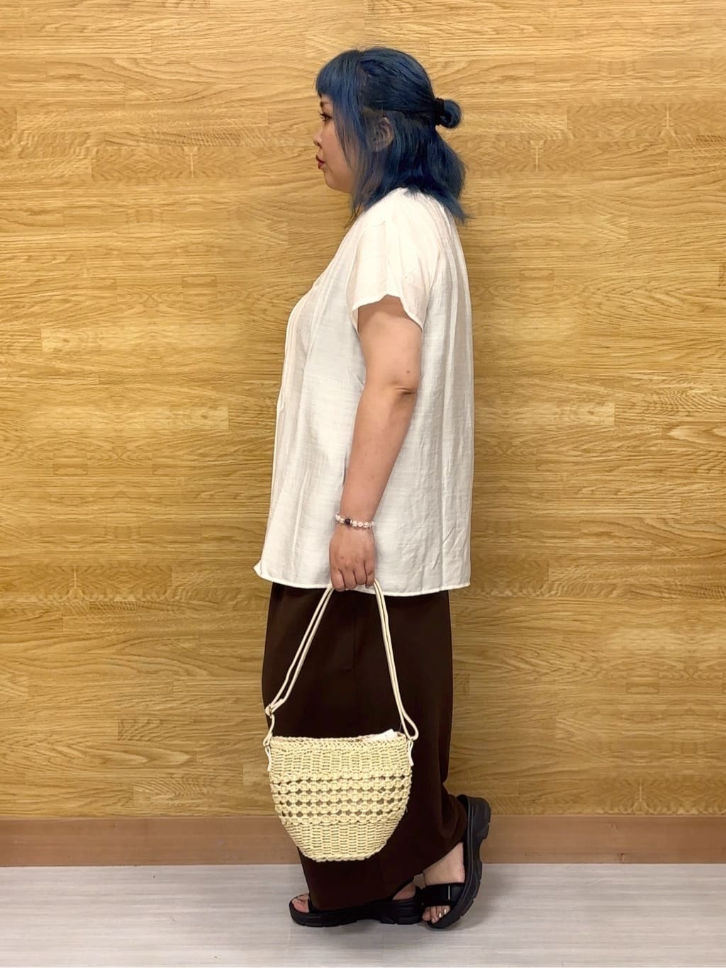 ぁむさんの「SHOO･LA･RUE｜【S-LL/ひんやり】インせず決まる タックプリーツシャツ」を使ったコーディネート