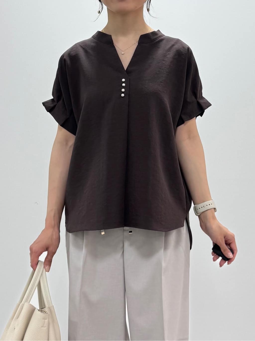 kozuさんの「index｜《7色展開／XS-LLサイズ》タックスリーブスキッパーブラウス【洗濯機洗い可／吸水速乾／抗ピル／防シ」を使ったコーディネート