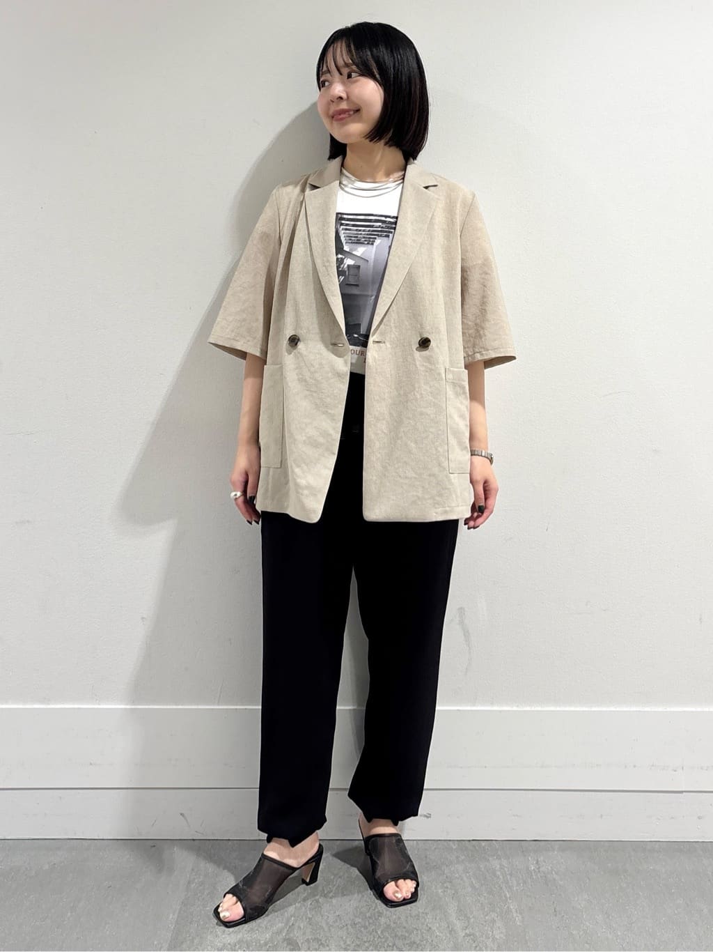 モエカさんの「UNTITLED｜【吸水速乾/ウエストゴム】バックサテン ジョグパンツ」を使ったコーディネート