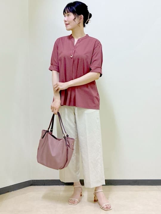  beni_gingerさんの「Reflect｜【すっきり見え！長め丈／マシンウォッシュ可】スキッパーネックジャージトップス」を使ったコーディネート