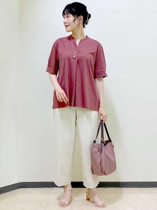  beni_gingerさんの「Reflect｜【すっきり見え！長め丈／マシンウォッシュ可】スキッパーネックジャージトップス」を使ったコーディネート