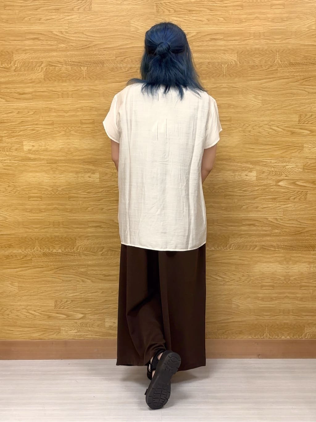 ぁむさんの「SHOO･LA･RUE｜【S-LL/ひんやり】インせず決まる タックプリーツシャツ」を使ったコーディネート