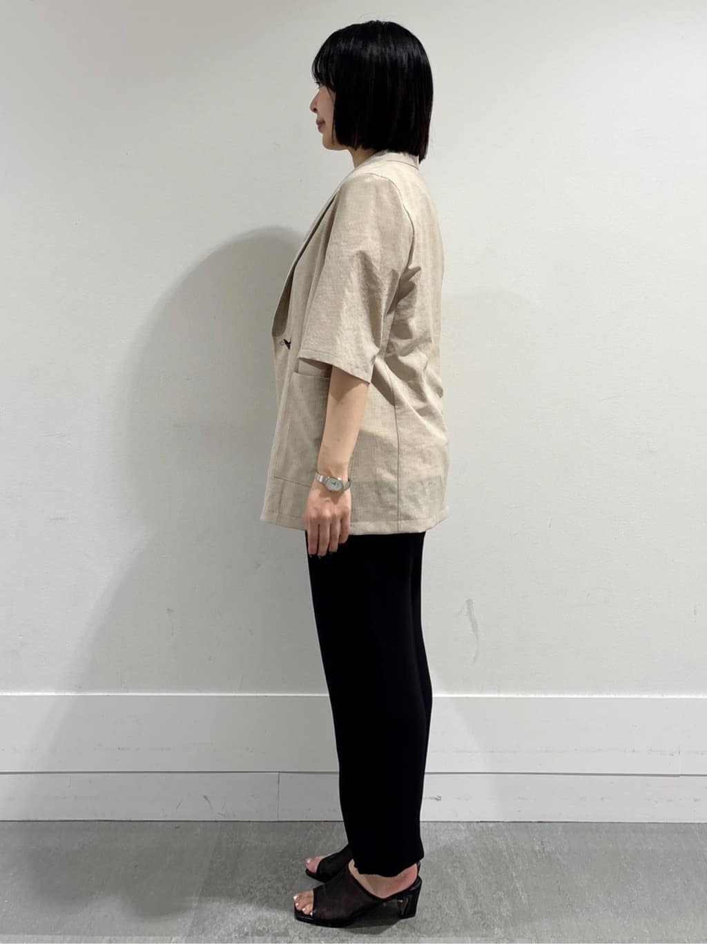 モエカさんの「UNTITLED｜【吸水速乾/ウエストゴム】バックサテン ジョグパンツ」を使ったコーディネート