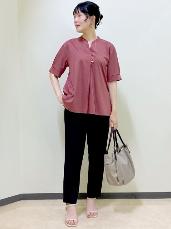  beni_gingerさんの「Reflect｜【すっきり見え！長め丈／マシンウォッシュ可】スキッパーネックジャージトップス」を使ったコーディネート