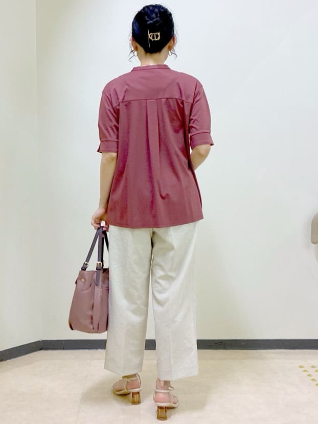  beni_gingerさんの「Reflect｜【すっきり見え！長め丈／マシンウォッシュ可】スキッパーネックジャージトップス」を使ったコーディネート
