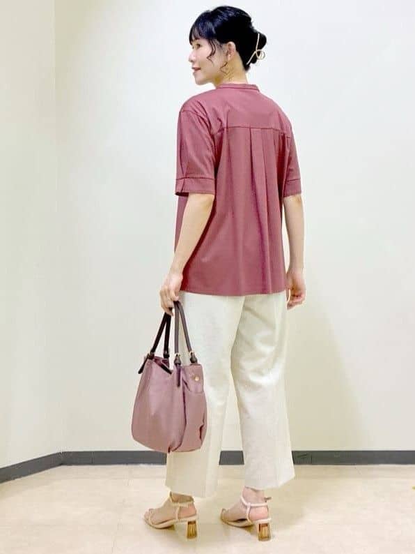  beni_gingerさんの「Reflect｜【すっきり見え！長め丈／マシンウォッシュ可】スキッパーネックジャージトップス」を使ったコーディネート