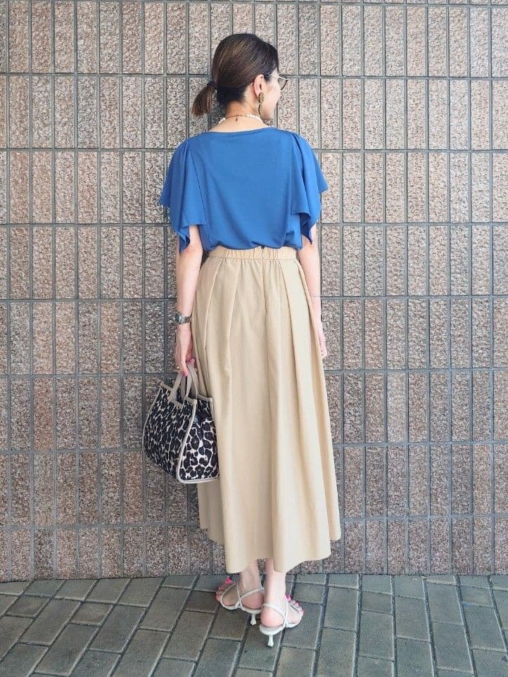 MUTSUKOさんの「UNTITLED｜【きれいめ／接触冷感／日本製】ハンカチスリーブプルオーバー」を使ったコーディネート