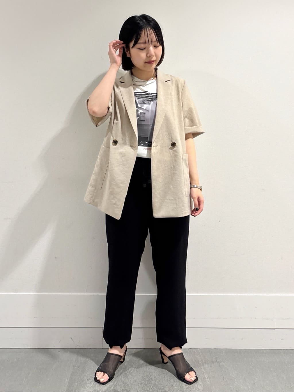 モエカさんの「UNTITLED｜【吸水速乾/ウエストゴム】バックサテン ジョグパンツ」を使ったコーディネート
