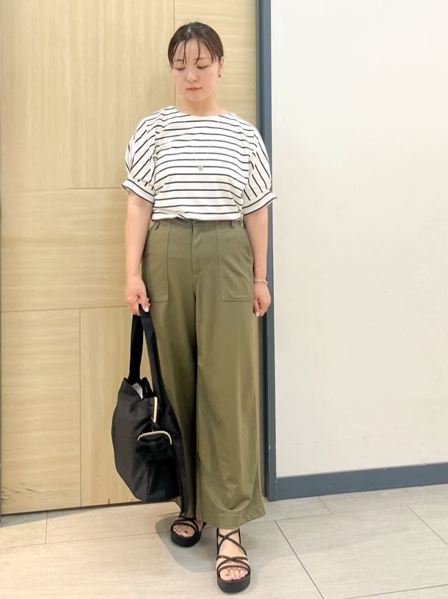 YOさんの「grove｜【接触冷感】見た目はきちんと、着心地はらくちん クロップドベイカーパンツ」を使ったコーディネート