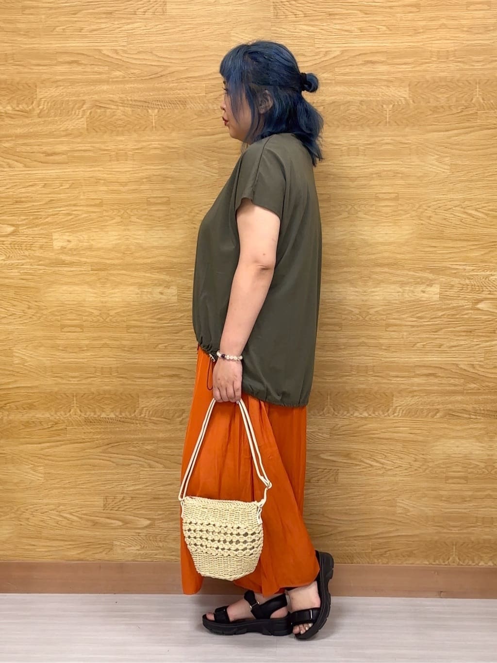 ぁむさんの「SHOO･LA･RUE｜【ひんやり】裾が絞れる フレンチスリーブトップス」を使ったコーディネート