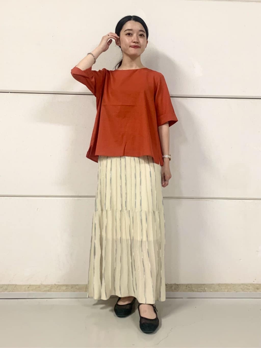sahoさんの「THE SHOP TK｜麻調メッシュブラウス【二の腕カバー/洗える】」を使ったコーディネート